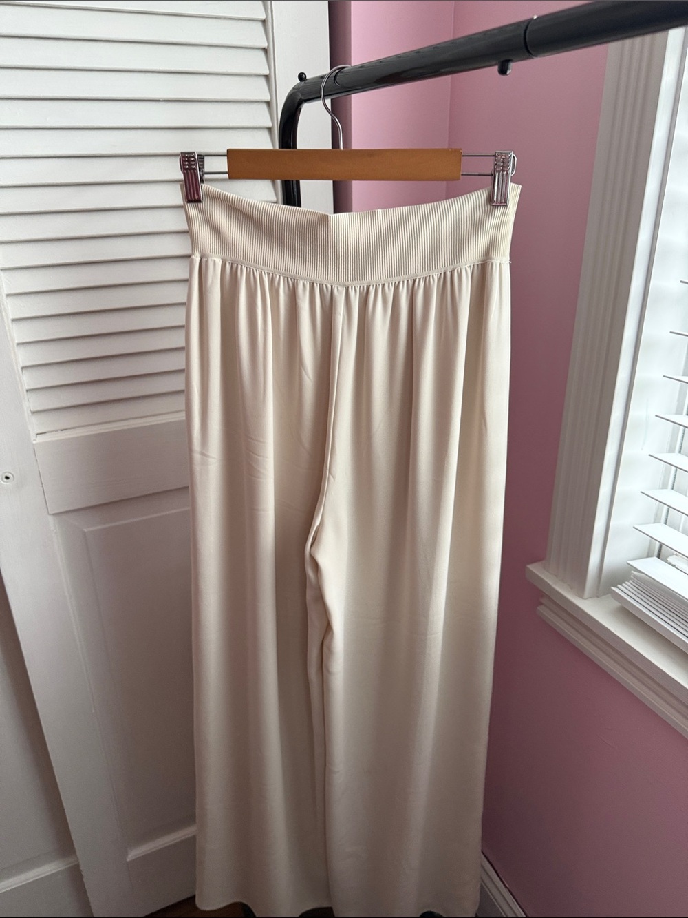 Theory cream pants - Picture 2 of 3